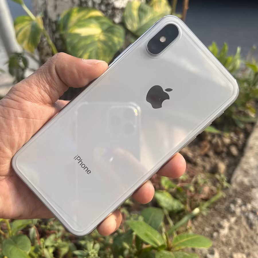 Thiết kế này lấy cảm hứng từ các mẫu iPhone cũ hơn như iPhone X.
