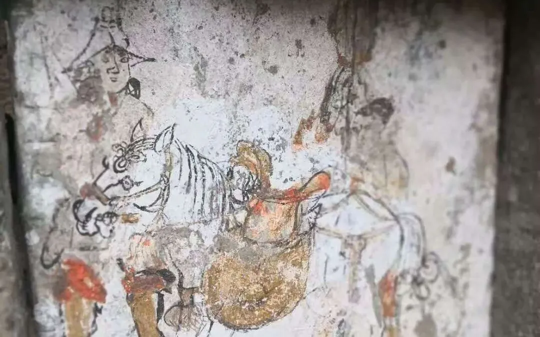 Các bức tranh tường này là di tích văn hóa nghệ thuật quý giá, chưa bị hủy hoại bởi thời gian.