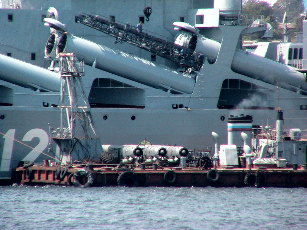 Như vậy, cùng với những hệ thống phòng thủ tầm trung và ngắn, S-300F và S-400 phòng thủ tầm cao, Nga đã tạo thành chiếc ô phòng thủ vững chắc có thể đánh bại bất cứ cuộc tấn công đường không nào nhằm vào lực lượng của Nga tại Syria.