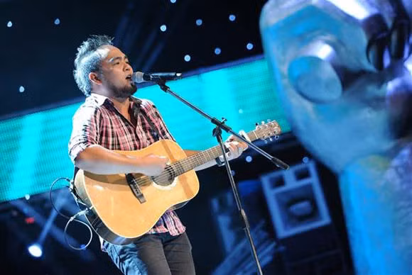 4 thay giao tieng Anh noi bat tai cac cuoc thi am nhac-Hinh-5