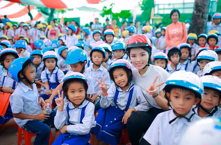 Hoa hau Ky Duyen gian di di lam tu thien-Hinh-8