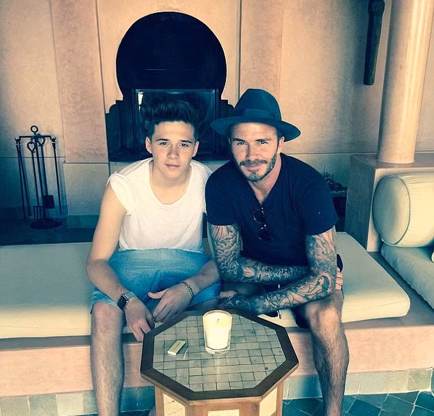 Beckham và con trai lớn trong buổi tiệc sinh nhật.