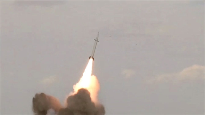 Cùng với đó, đầu đạn của tên lửa Raad-500 cũng có thể được tháo rời giúp dễ dàng trong khâu bảo dưỡng cũng như vận chuyển. Đây là cải tiến đáng kể so với các phiên bản tên lửa Fateh-110, Fateh-313 trước đây của Iran.