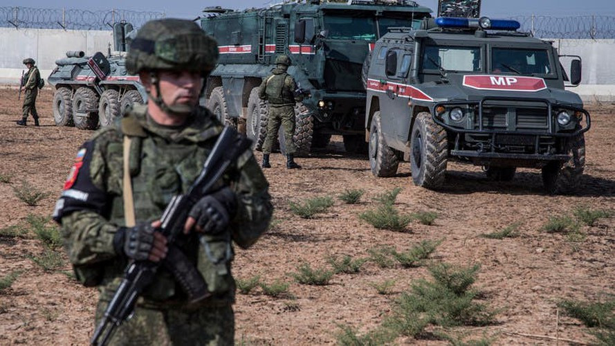 Mặc dù vậy, họ vẫn xác lập quyền kiểm soát tại khu vực Đông Bắc Syria và kiên quyết không cho phép quân đội Nga đặt chân vào đây, thông qua những vụ chặn đoàn xe tuần tra của Nga với tần suất ngày một dày hơn.