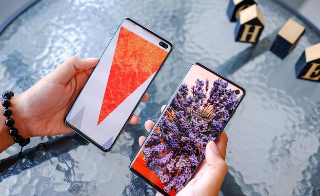 Bên cạnh iPhone, một số mẫu Android chính hãng được giảm giá đáng chú ý như Galaxy S10 Plus (giảm 2,8 triệu đồng, còn 13 triệu đồng) hay Oppo Reno3 (giảm 700.000 đồng, còn 7,7 triệu đồng).