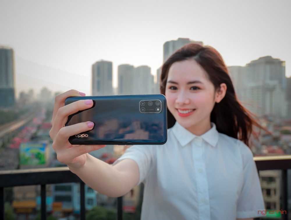 OPPO A92 bổ sung các tính năng giúp quay video chất lượng cao và chỉnh sửa dễ dàng. Tính năng quay video 4K sẽ tăng cường các hiệu ứng cơ bản của video, đáp ứng nhu cầu của người dùng để tạo nên các video chất lượng cao rõ ràng hơn, ổn định, màu sắc sống động hơn và không có độ trễ.