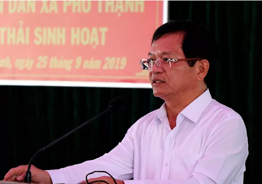 Bo Chinh tri ky luat canh cao Bi thu Tinh uy Quang Ngai Le Viet Chu