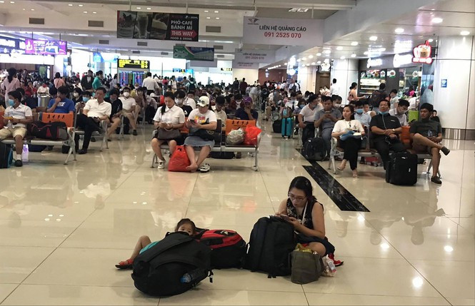 May bay trat duong bang: Kich ban nao khi 2 san bay lon cai tao, nang cap?