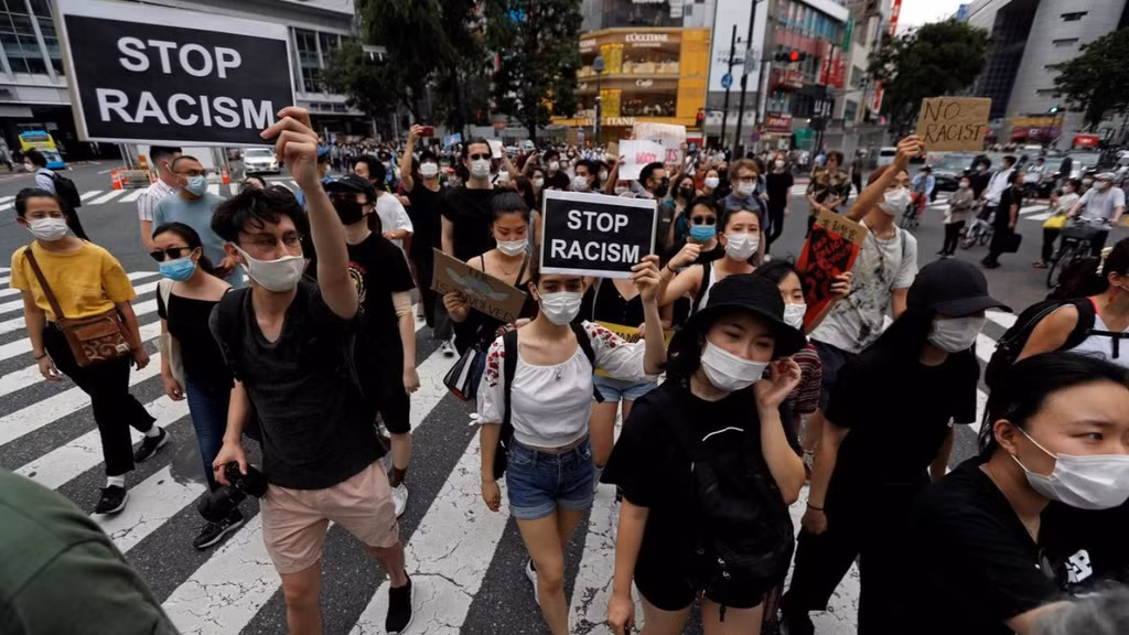 Quang cao tren Facebook bi nhieu nhan hang lon tay chay-Hinh-3