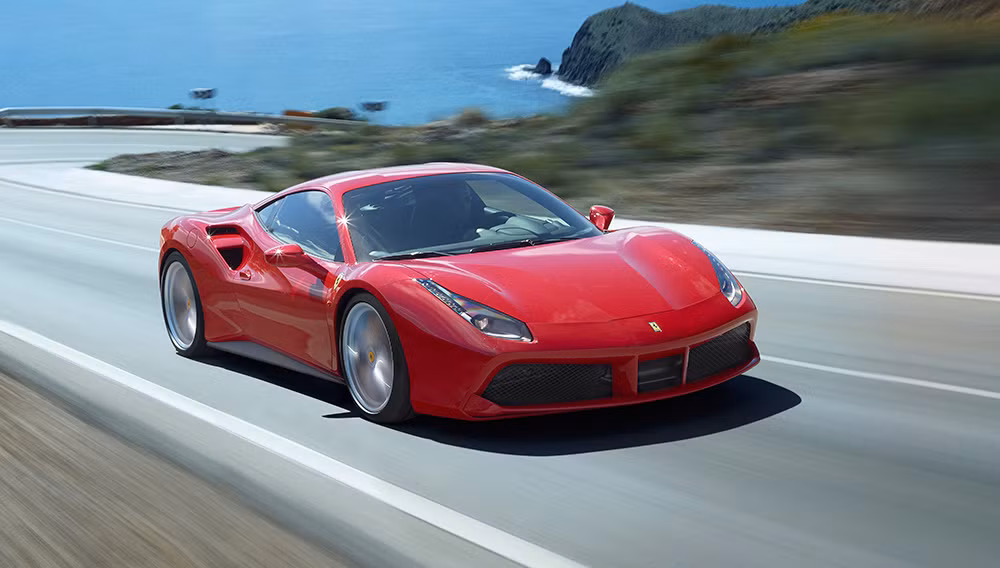 Ferrari 488 GTB sử dụng động cơ V8, tăng áp kép, dung tích 3,9 lít, sản sinh công suất tối đa 661 mã lực tại vòng tua máy 8.000 vòng/phút và mô-men xoắn cực đại 760 Nm tại 3.000 vòng/phút. Kết hợp cùng hộp số ly hợp kép 7 tốc độ, "siêu ngựa" mất khoảng 3 giây để tăng tốc từ 0-100 km/h trước khi đạt vận tốc tối đa 330 km/h.