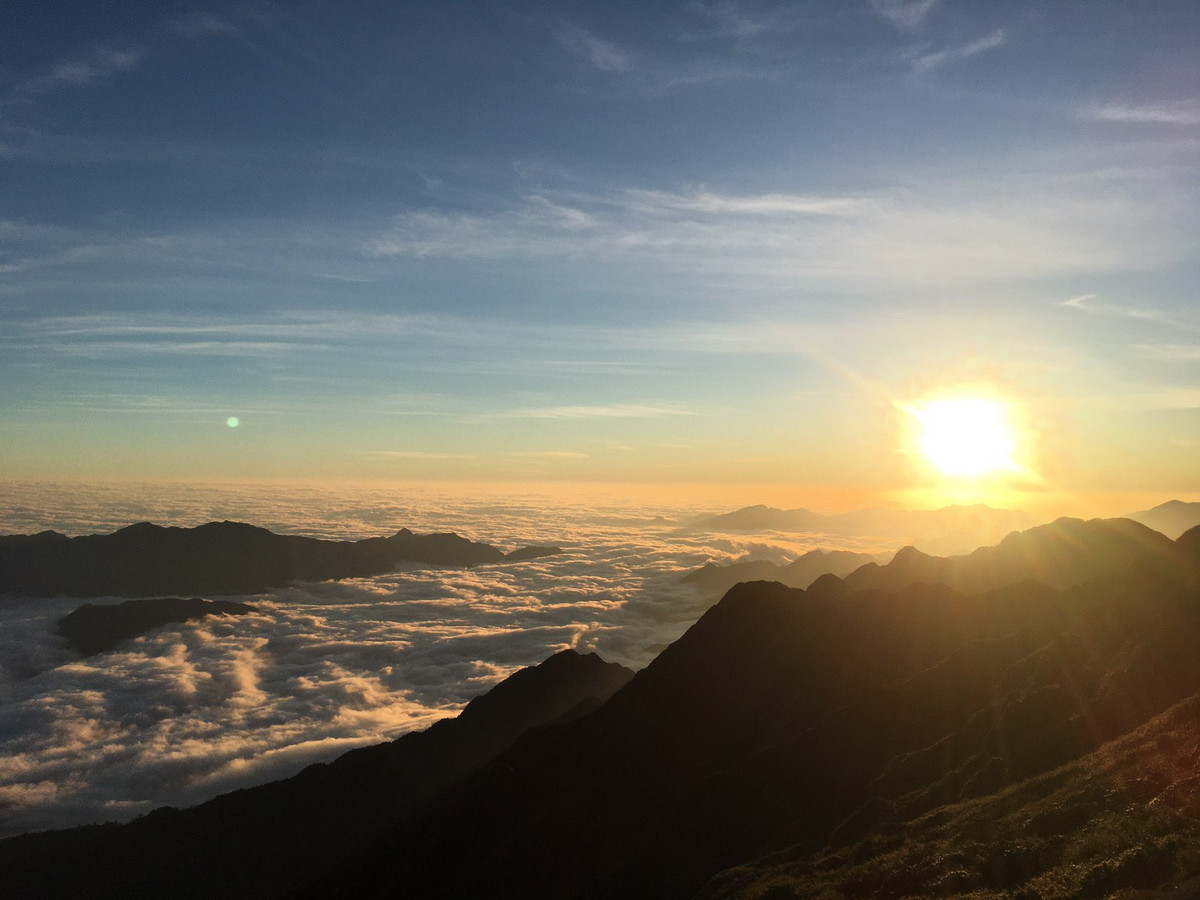 Cơ hội đón băng giá kỳ thú trên đỉnh và chiêm ngưỡng khung cảnh tuyết rơi trong lễ hội độc đáo này vẫn đang chờ đón bạn.