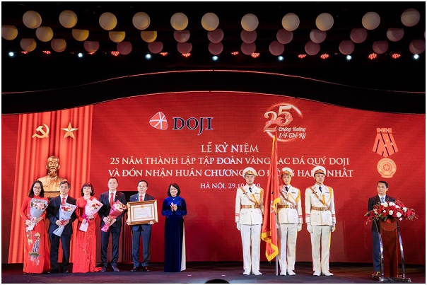 Le ky niem 25 nam thanh lap TD vang bac da quy Doji, nhan huan chuong lao dong hang nhat
