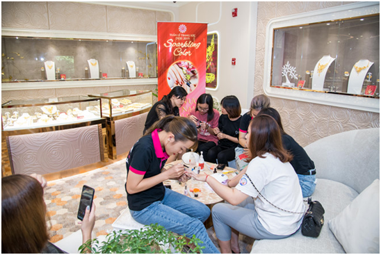 My Tam bung no cung fan trong Tuan le Trang suc DOJI 2019-Hinh-7