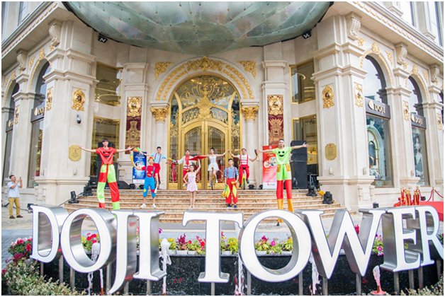 My Tam bung no cung fan trong Tuan le Trang suc DOJI 2019