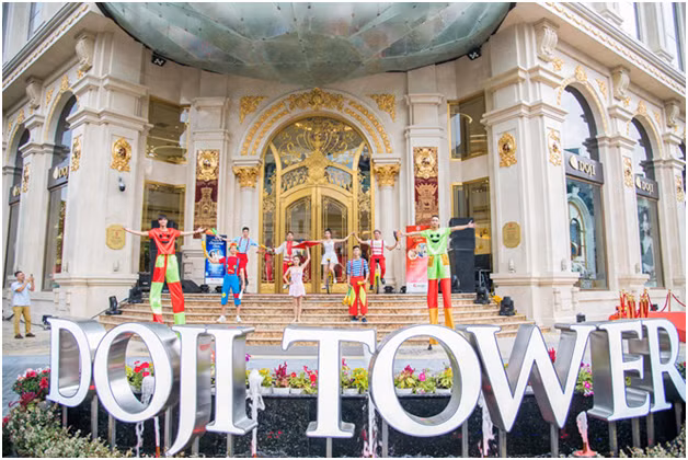 My Tam bung no cung fan trong Tuan le Trang suc DOJI 2019