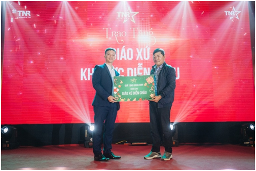 Le hoi chao don Giang sinh dau tien tai TNR Stars Dien Chau-Hinh-2