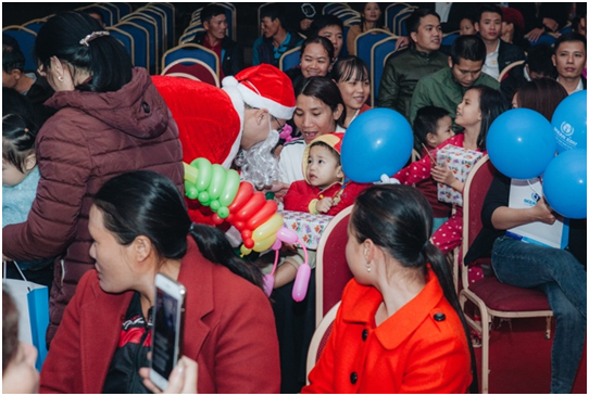 Le hoi chao don Giang sinh dau tien tai TNR Stars Dien Chau-Hinh-5