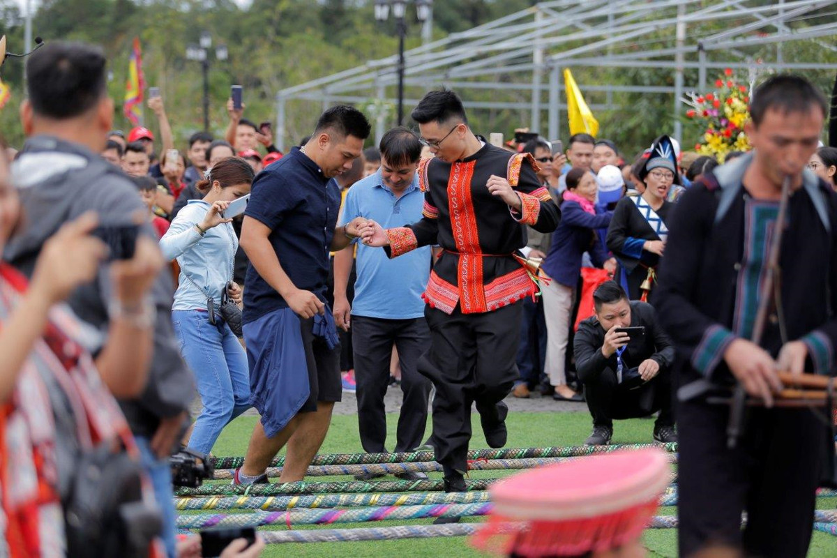 “Oscar du lich the gioi” vinh danh Sun World Fansipan Legend-Hinh-4