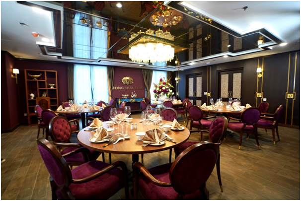 Mot Hong Kong thu nho trong khong gian nha hang Hong Hua Ting