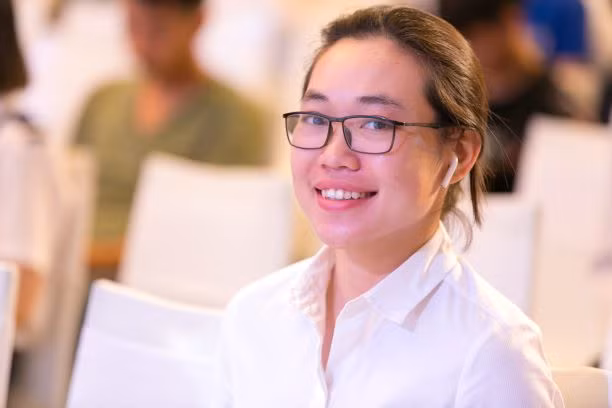 Gioi tre Viet khap the gioi do ve Viet Nam hoc phi cong-Hinh-3