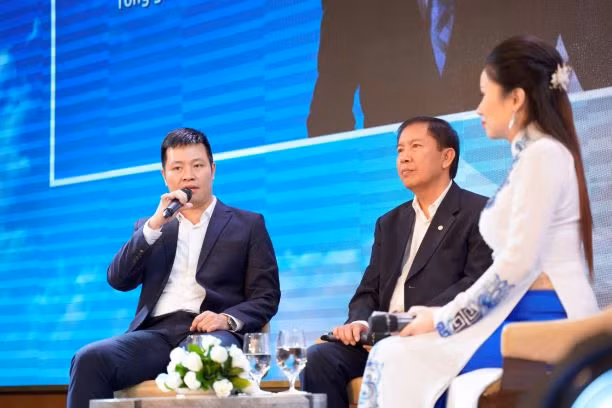 Gioi tre Viet khap the gioi do ve Viet Nam hoc phi cong-Hinh-6