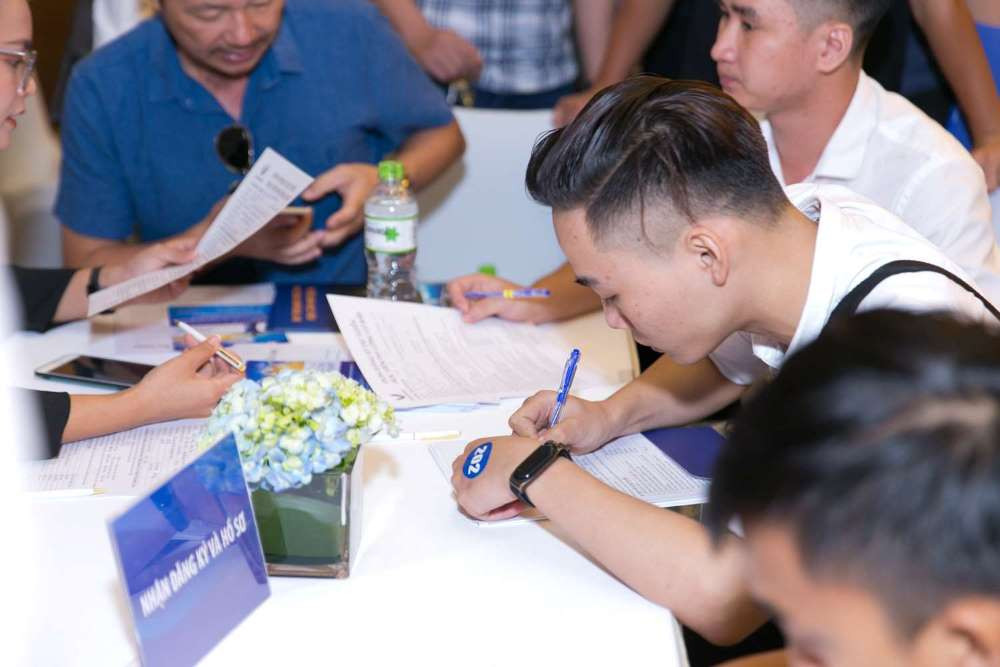 Gioi tre Viet khap the gioi do ve Viet Nam hoc phi cong-Hinh-10