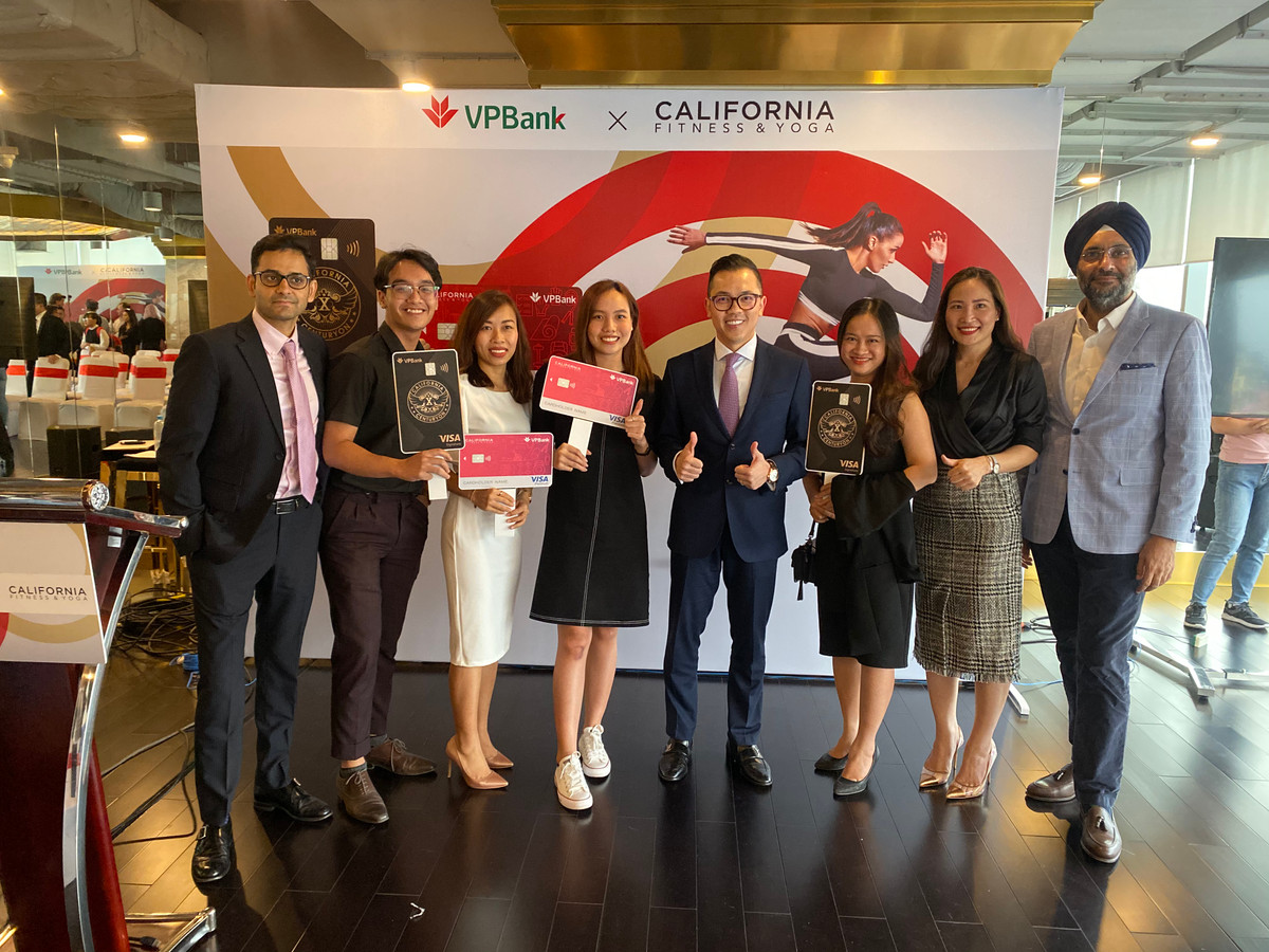 California Fitness hop tac VPBank ra mat the dac biet-Hinh-2