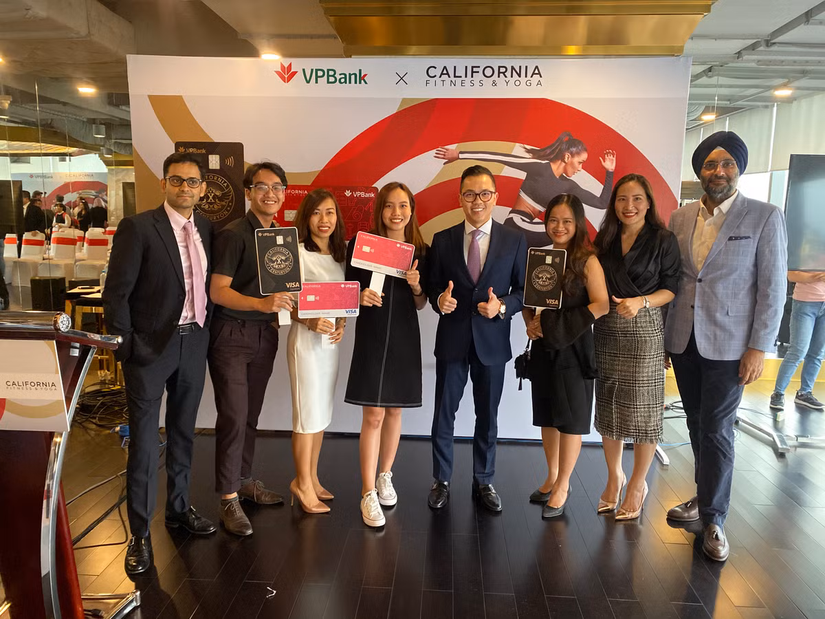 California Fitness hop tac VPBank ra mat the dac biet-Hinh-2