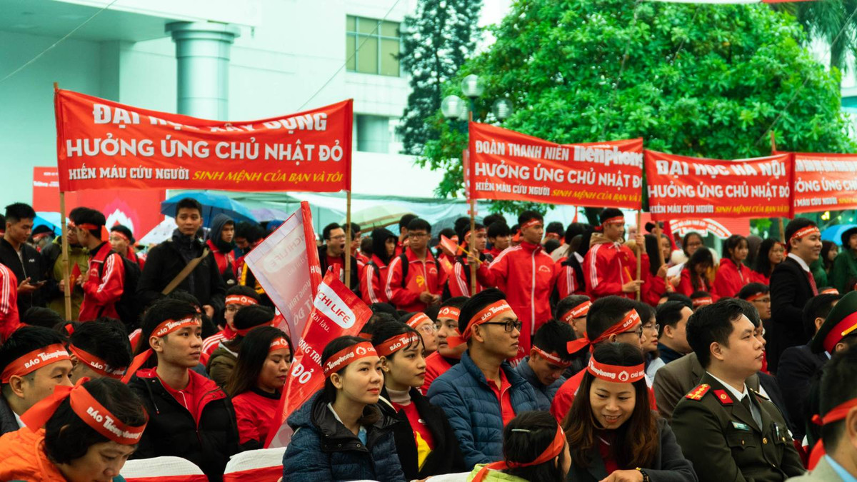 Dong hanh cung Chu nhat Do, BAC A BANK lan toa yeu thuong-Hinh-3