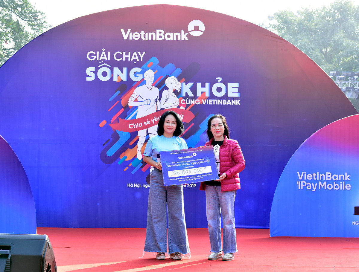 Giai chay “Song khoe cung VietinBank”: Lan toa va se chia yeu thuong