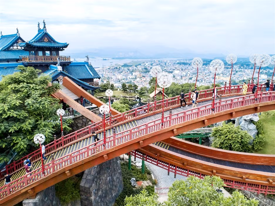 Quang Ninh co gi ngoai than va Vinh Ha Long?-Hinh-2