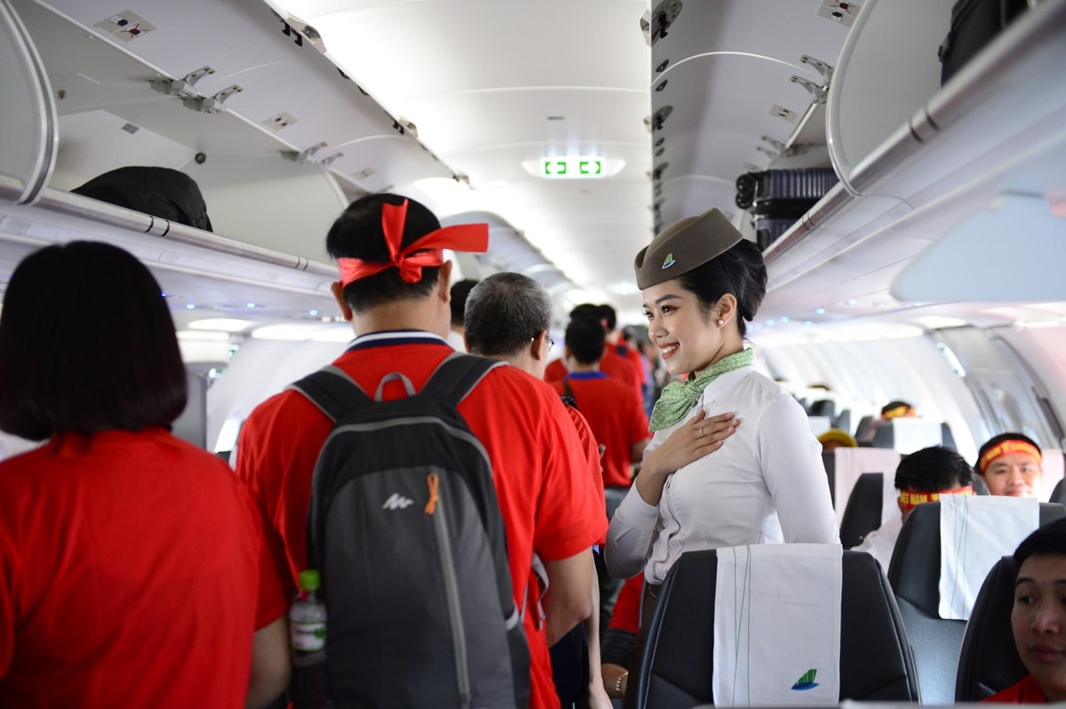 CDV Viet Nam vuot hang ngan km den Manila - Philippines co vu U22 Viet Nam-Hinh-3