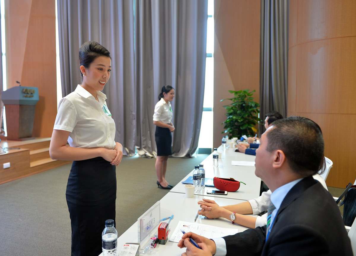 Hanh trinh cham toi huy hieu canh bay: Canh cua dau tien-Hinh-4