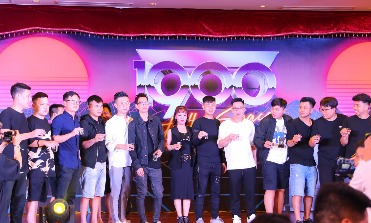 “Doi gio” Year End Party voi khong gian moi la ngay gan Ha Noi-Hinh-3