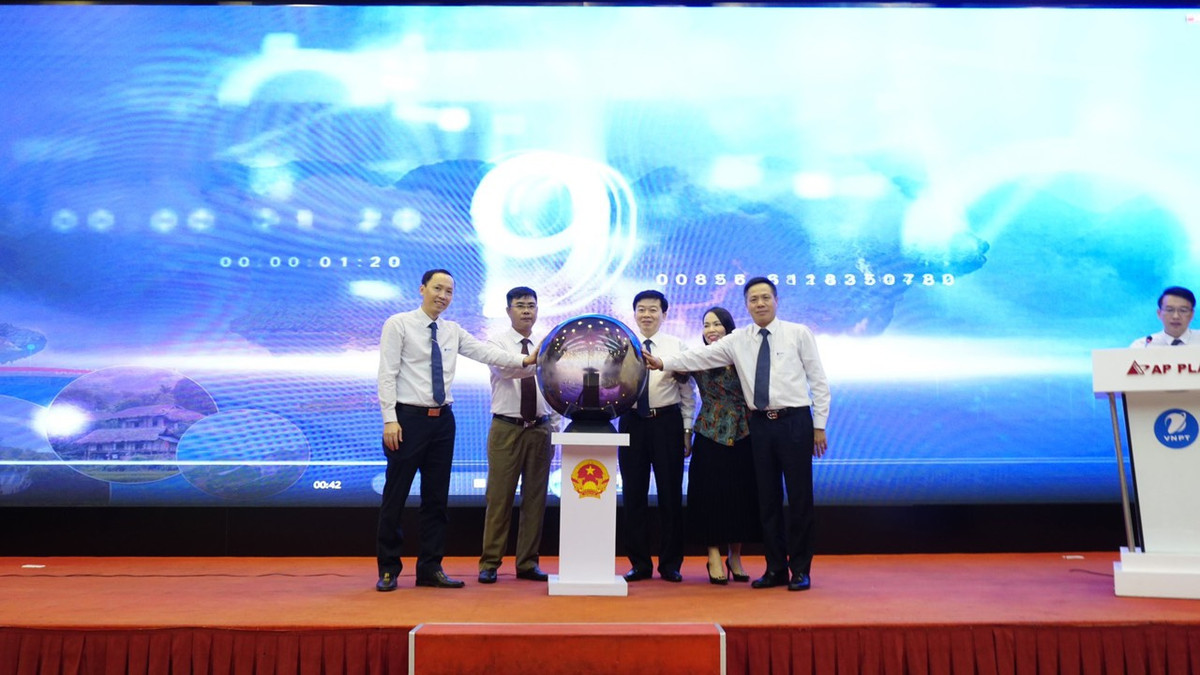 Le khai truong cong du lich thong minh Hoa Binh