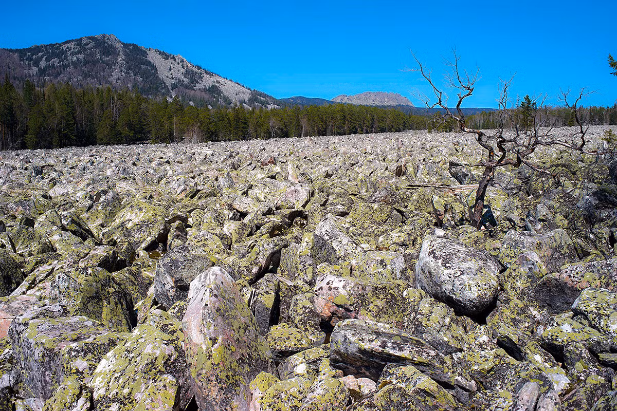Sông Đá Lớn được gọi là sông là bởi vì nó nhìn giống một dòng sông. Trải qua nhiều thế kỷ, con sông đặc biệt này vẫn giữ nguyên dáng vẻ. Ảnh: Alxleo 74 (CC BY-SA).