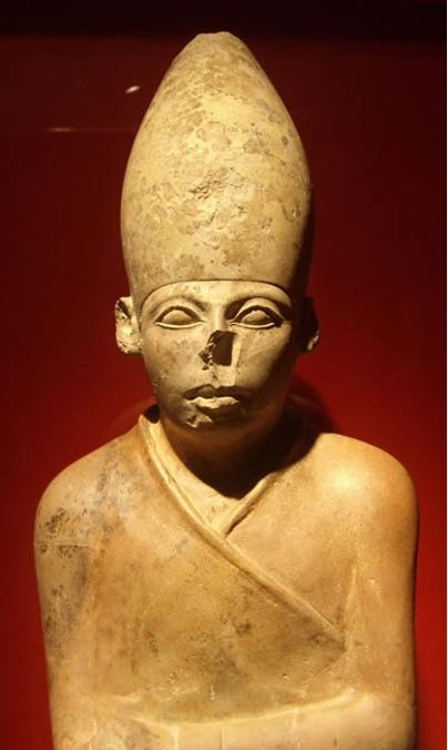 Mặc dù tìm thấy tại khu vực chôn cất của pharaoh Khasekhemwy nhưng các nhà khảo cổ khẳng định rằng, chúng tồn tại từ trước khi khu lăng mộ được xây dựng và nhiều khả năng thuộc về pharaoh của Vương triều thứ nhất. Ảnh: Udimu/CC BY 3.0.