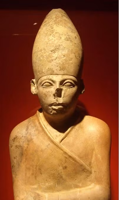 Mặc dù tìm thấy tại khu vực chôn cất của pharaoh Khasekhemwy nhưng các nhà khảo cổ khẳng định rằng, chúng tồn tại từ trước khi khu lăng mộ được xây dựng và nhiều khả năng thuộc về pharaoh của Vương triều thứ nhất. Ảnh: Udimu/CC BY 3.0.