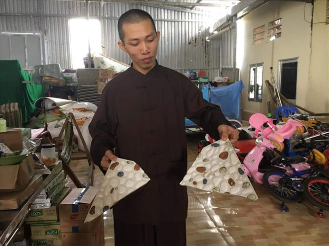 Ngày 6/11, tu sĩ Lê Thanh Nhất Nguyên, đại diện Tịnh thất Bồng Lai, huyện Đức Hòa (tỉnh Long An) cho biết cha, mẹ Võ Thị Diễm My (22 tuổi, ngụ quận Bình Tân, TPHCM) đã xuống tịnh thất gặp mọi người xin lỗi sau sự cố xô xát, đại náo Tịnh thất Bồng Lai.