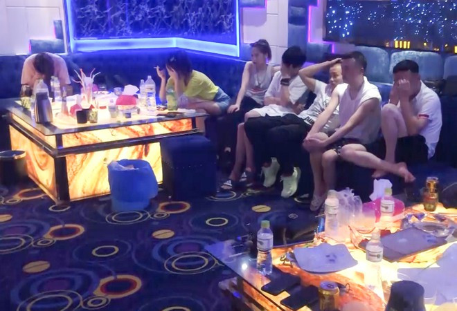 He lo chu nhan dong “nhen nhen” phuc vu khach Trung Quoc A-Z o Da Nang