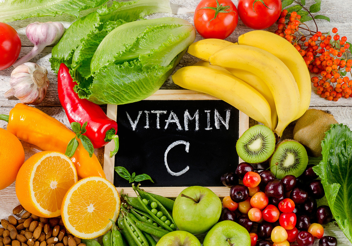 Trái cây họ cam quýt thường được ca ngợi là thực phẩm giúp tăng cường vitamin C và chống cảm lạnh hiệu quả nhất. Tuy nhiên, một quả ớt đỏ thậm chí chứa lượng vitamin C gấp 3 lần một quả cam.