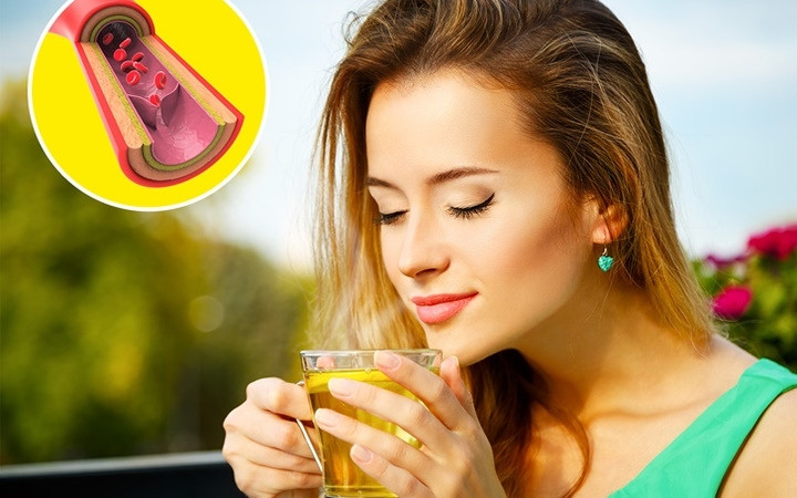 Trà xanh là một trong những loại trà nổi tiếng nhất, với nhiều lợi ích sức khỏe khác nhau. Đây là loại trà hiệu quả nhất khi giảm cân vì có chứa hàm lượng catechin cực cao, là chất chống oxy hóa tự nhiên có thể cải thiện sự trao đổi và tăng quá trình đốt cháy chất béo, đặc biệt là ở vùng bụng.