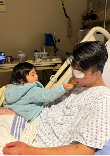 Theo chị Tammy, đây có lẽ chưa phải là cuộc phẫu thuật cuối cùng của anh Nghiêm. "Bác sỹ có nói do sự ăn mòn của axit đã làm rất nhiều nơi trên khuôn mặt và cơ thể anh Nghiêm bị biến dạng. Nên không phải chỉ thực hiện phẫu thuật 1 lần là có thể tái tạo lại gương mặt".