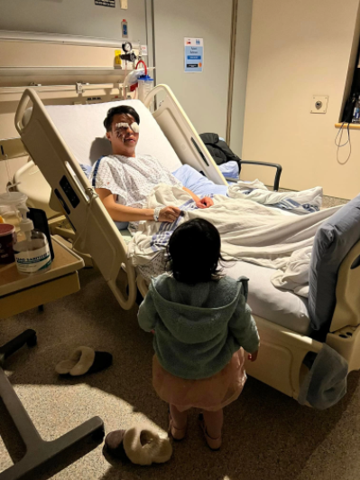 Mới đây nhất, anh Nghiêm đã tiếp tục thực hiện phẫu thuật cắt mí mắt và đang nằm bệnh viện để phục hồi sức khỏe. Chia sẻ với báo chí, chị Tammy cho biết: "Anh Nghiêm vừa trải qua cuộc phẫu thuật 2 mí mắt để sau này bác sĩ có thể thay giác mạc giúp anh Nghiêm có thể nhìn thấy ánh sáng. Lần này bác sĩ cũng thực hiện cắt thêm da ở những vết sẹo trên gương mặt do di chứng của axit để lại". 