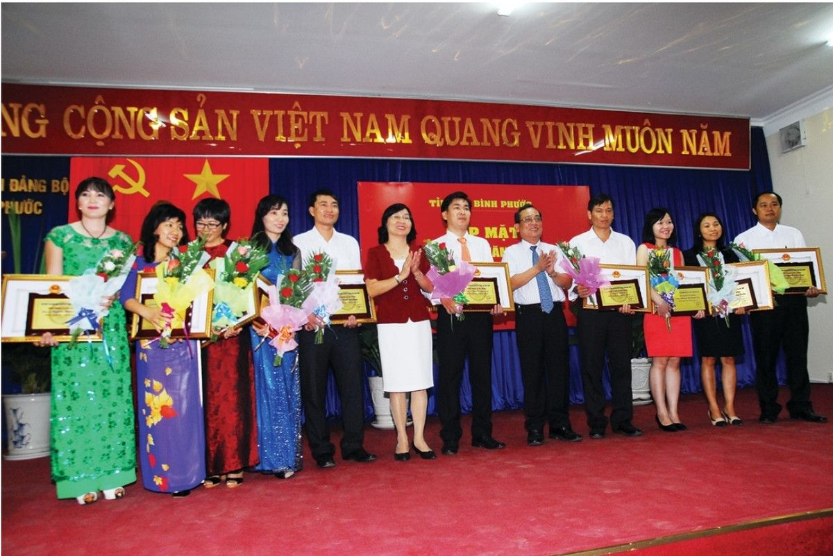 Điều kiện “cần” và “đủ” cho sự phát triển của Liên hiệp hội Dieu kien “can” va “du” cho su phat trien cua Lien hiep hoi