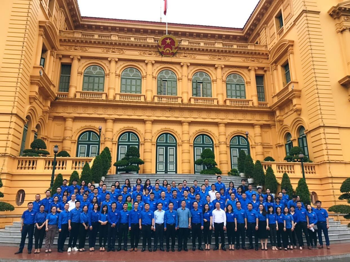 Vai tro cua doi ngu tri thuc KH&CN tre trong viec xay dung con duong di len CNXH tai Viet Nam