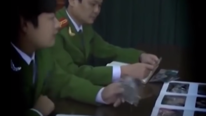 Các mối quan hệ xung quanh nạn nhân được rà soát, sàng lọc kỹ càng. Công an nhận định đối tượng gây án từ 1 đến 2 tên, trong đó có nữ giới tham gia. Giữa đối tượng gây án và nạn nhân có khả năng có quan hệ thân quen, hung khí sử dụng là dạng hung khí sắc.