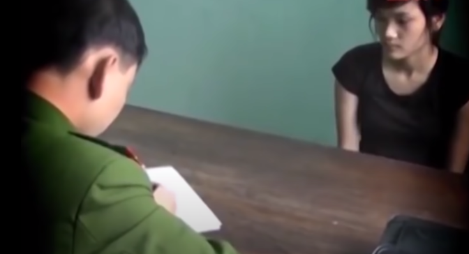 Linh khai tại cơ quan Công an, trước khi xảy ra vụ việc khoảng 1 tuần, Linh mua một sim điện thoại nhắn tin cho chị Nhung và xưng là Tường Vy - một người bạn thân đã lâu không gặp - hẹn tại một quán cà phê.