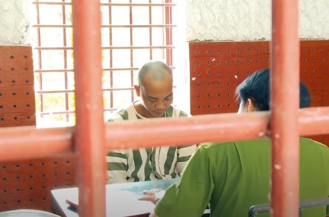 Từng nhiều lần ra tù, vào tội nên Dương có thủ đoạn tinh vi để đối phó với sự phát hiện của cơ quan Công an. Đối tượng thường quanh co, chối cãi, không khai nhận hành vi phạm tội của mình. Tuy nhiên, bằng các biện pháp nghiệp vụ và trước các tài liệu, chứng cứ thu thập được, Dương đã phải khai nhận hành vi giết người. cướp tài sản, phù hợp với kết quả điều tra vụ án.