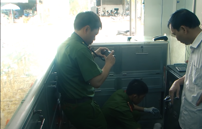 Quá trình điều tra xác định: Ông Trung có 3 đời vợ nhưng vào thời điểm xảy ra vụ án đều đã ly hôn. Người vợ thứ nhất có với ông một người con, người vợ hai có 3 người con và vợ thứ 3 có 3 người con. Người vợ thứ 3 ly hôn từ tháng 3/2017....